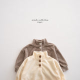 ［anggo］Cream button tops