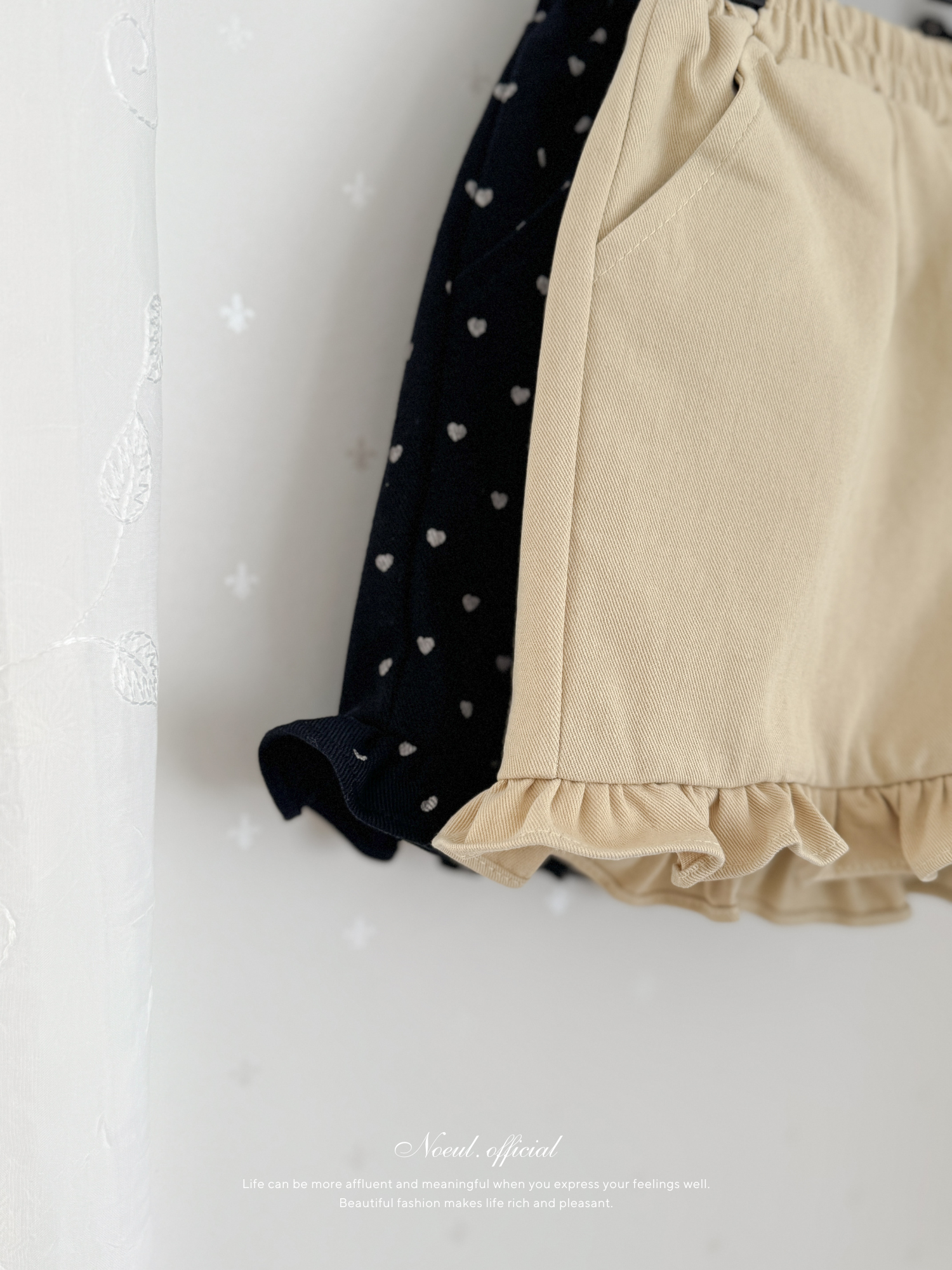 Frill short pants