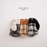 ［anggo］Pecan rompers