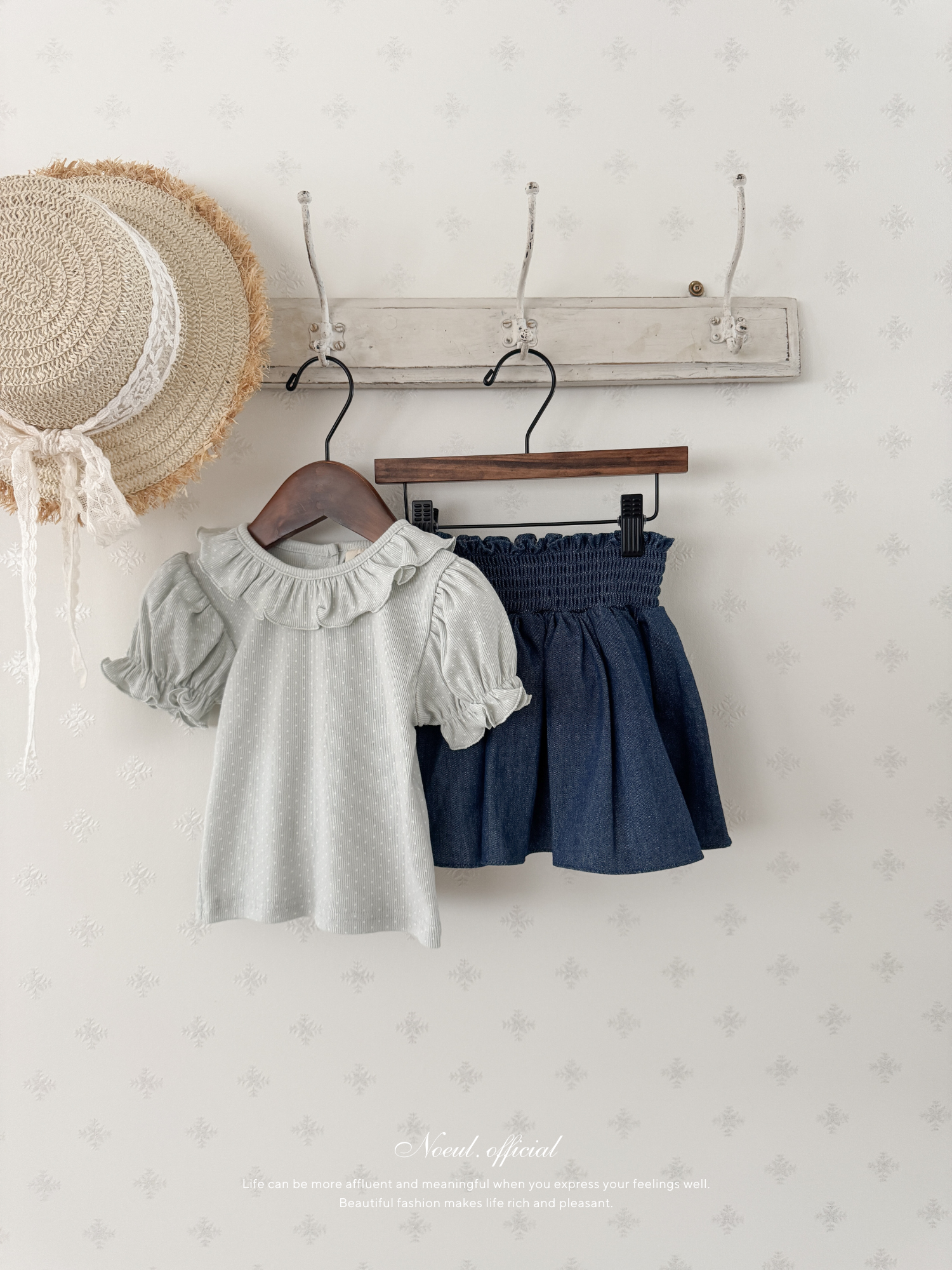 Gracie dot puff tops