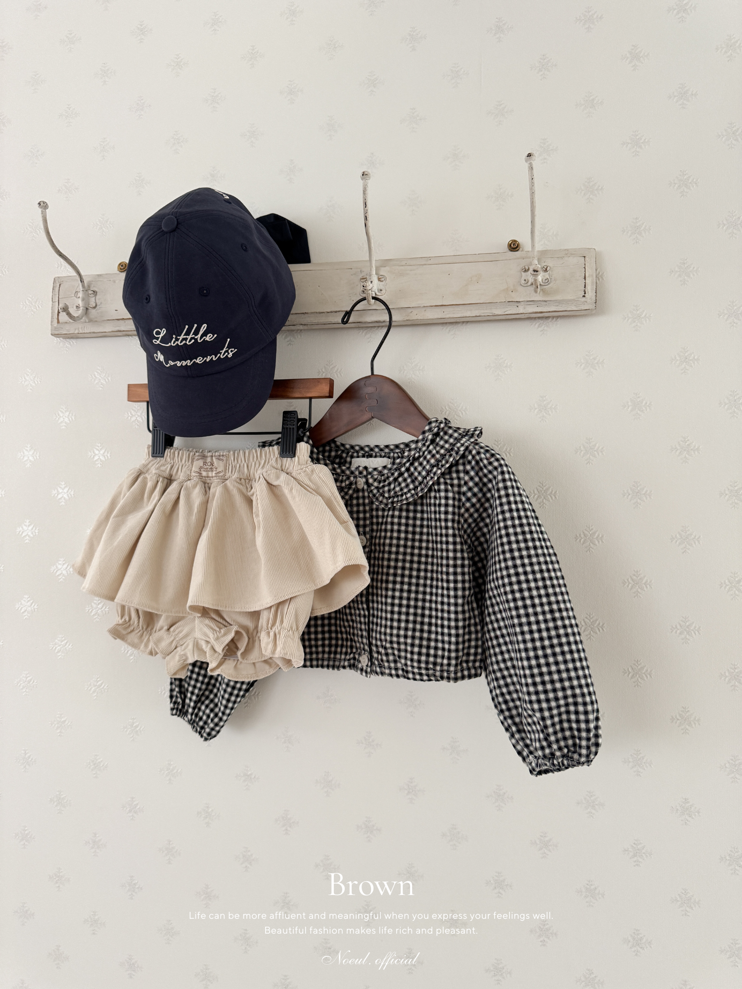 Little moment cap