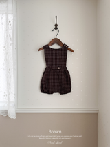 Kuku check suspender suit