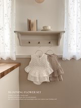 Blooming flower set