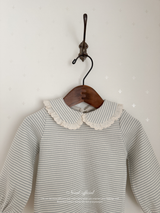 Stripe lace collar tops