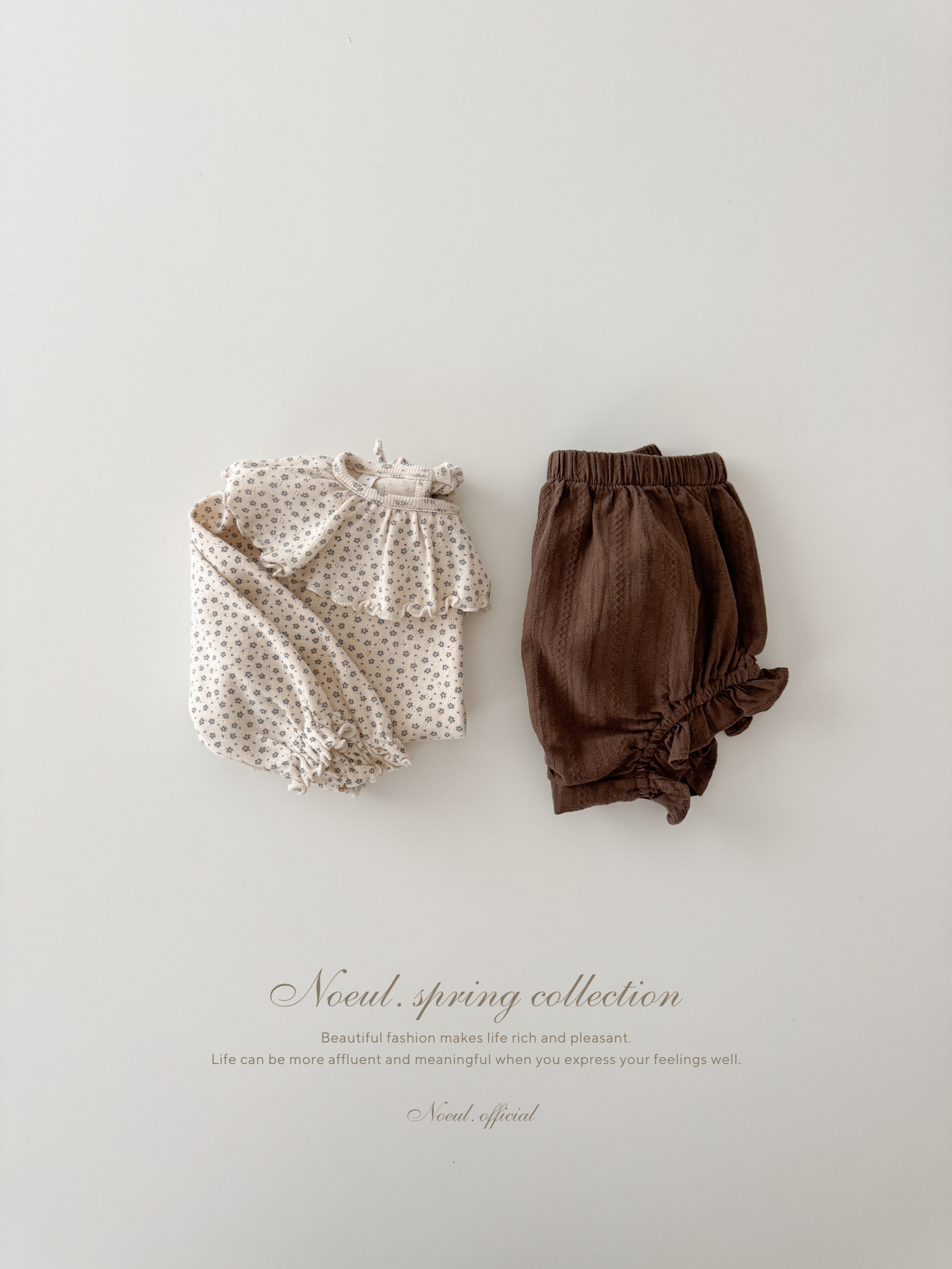 Dia flower frill collar tops