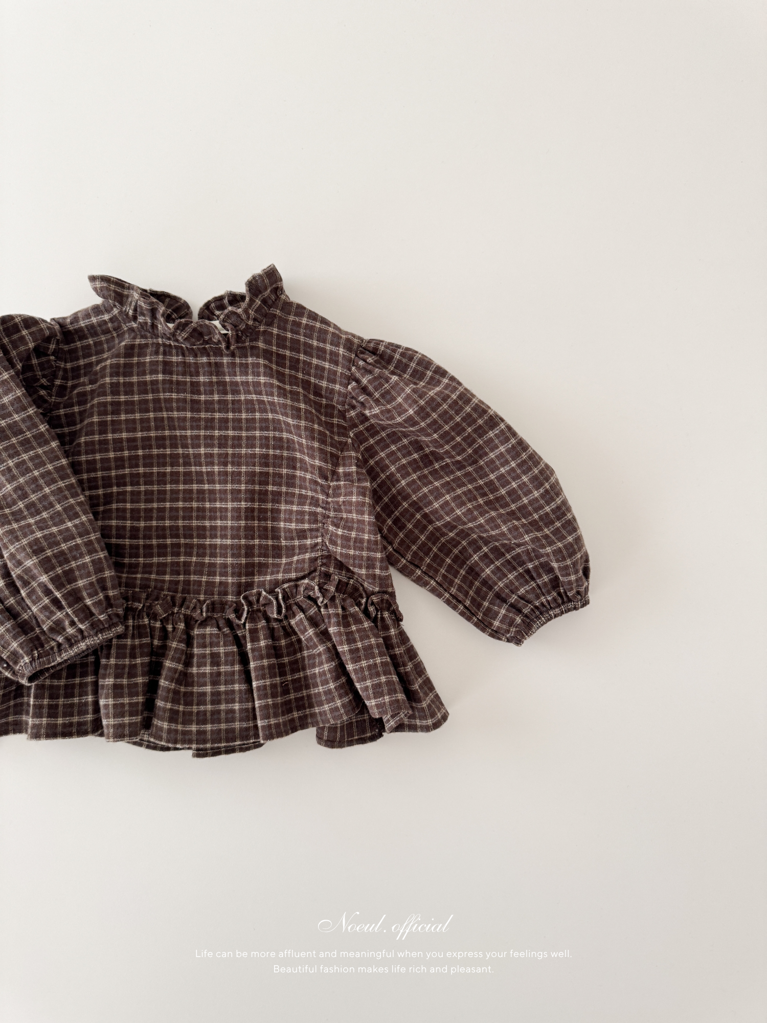 Ann check frill blouse