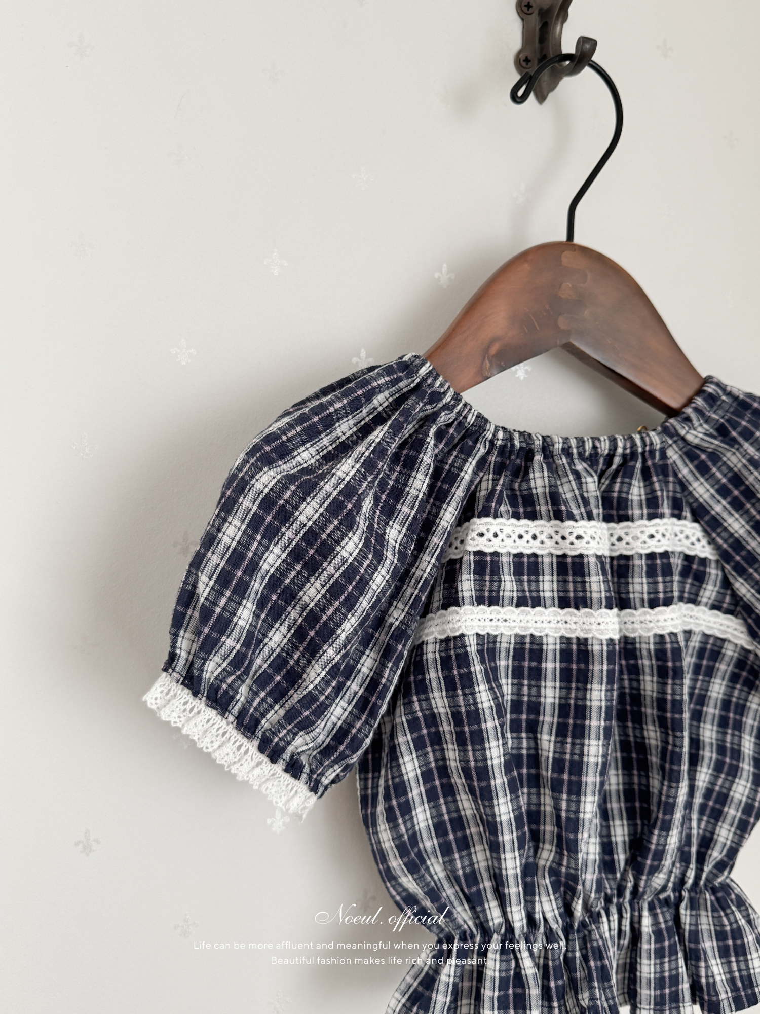 Vivi lace puff blouse