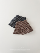 Small check skirt
