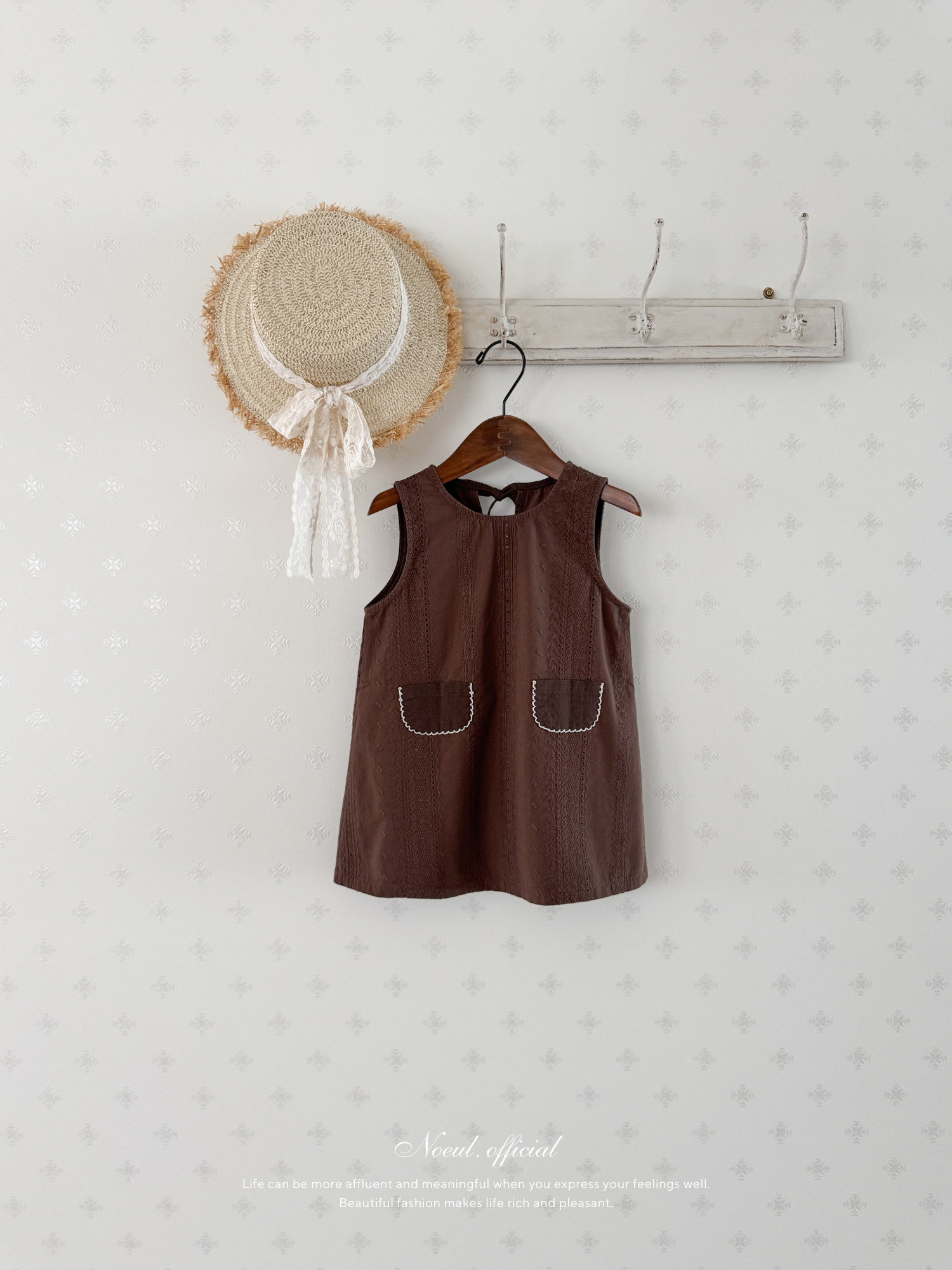 Lace pocket one-piece