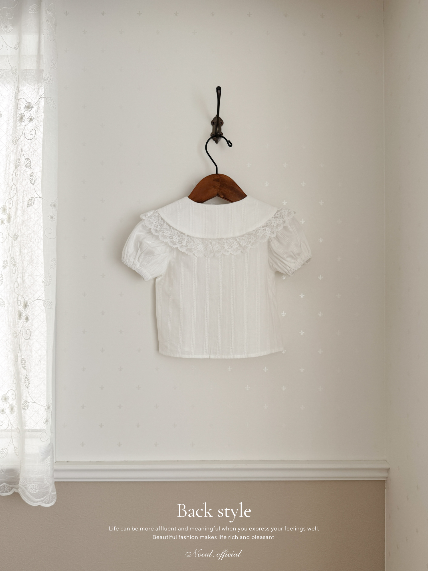 Roan lace collar blouse