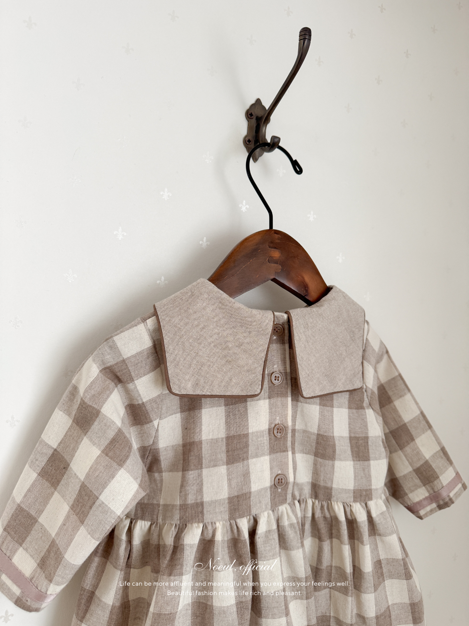 Bonbon check one-piece