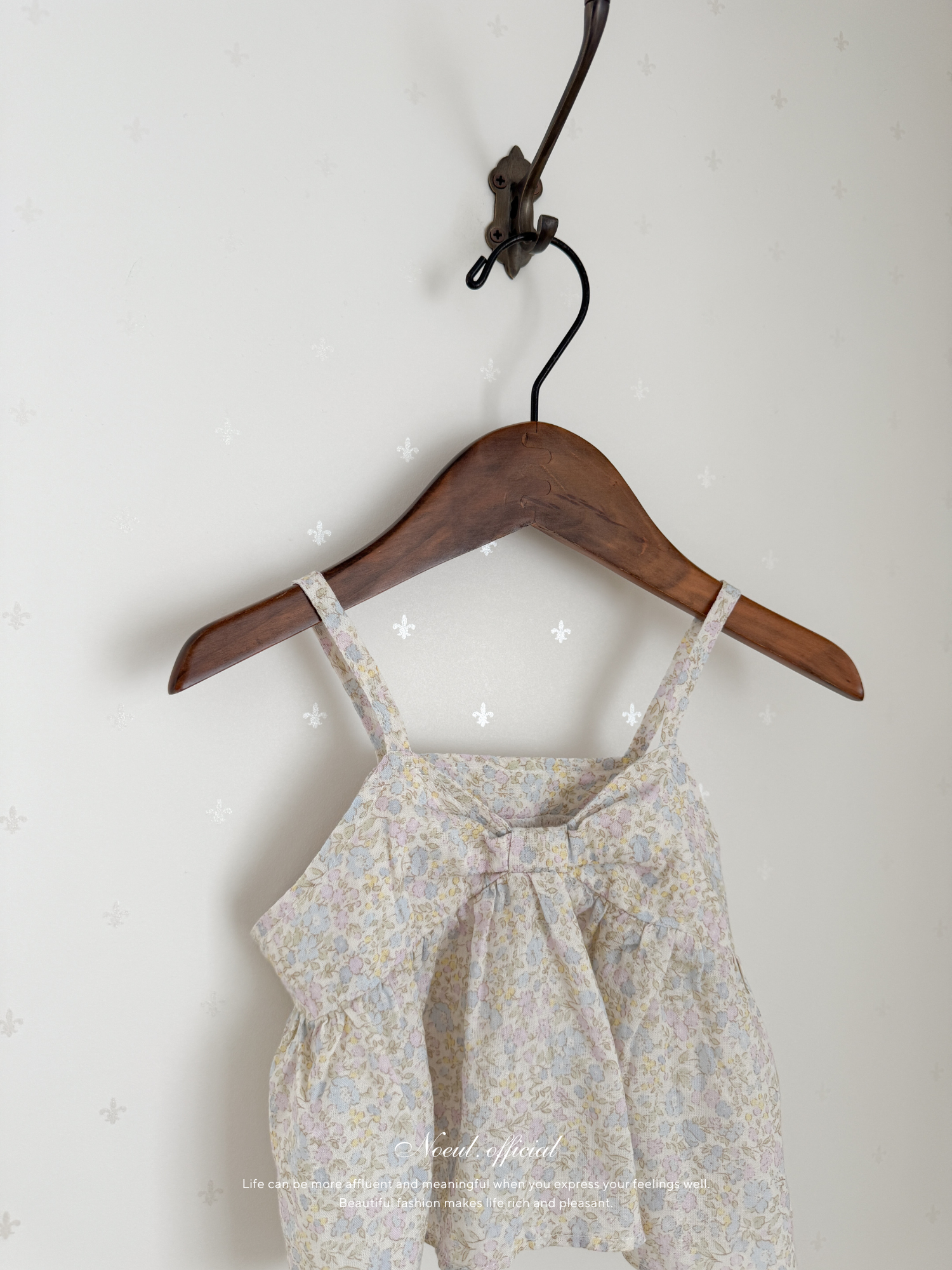 Flower ribbon camisole blouse