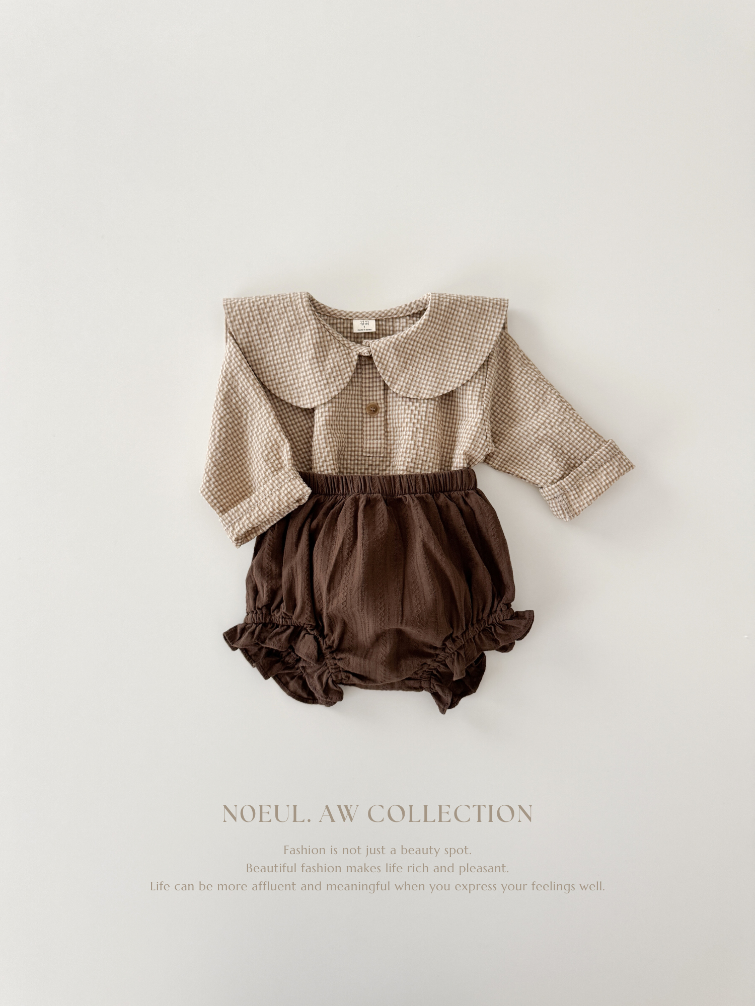 Check collar blouse