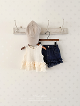 April frill blouse