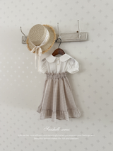 Seashell collar blouse