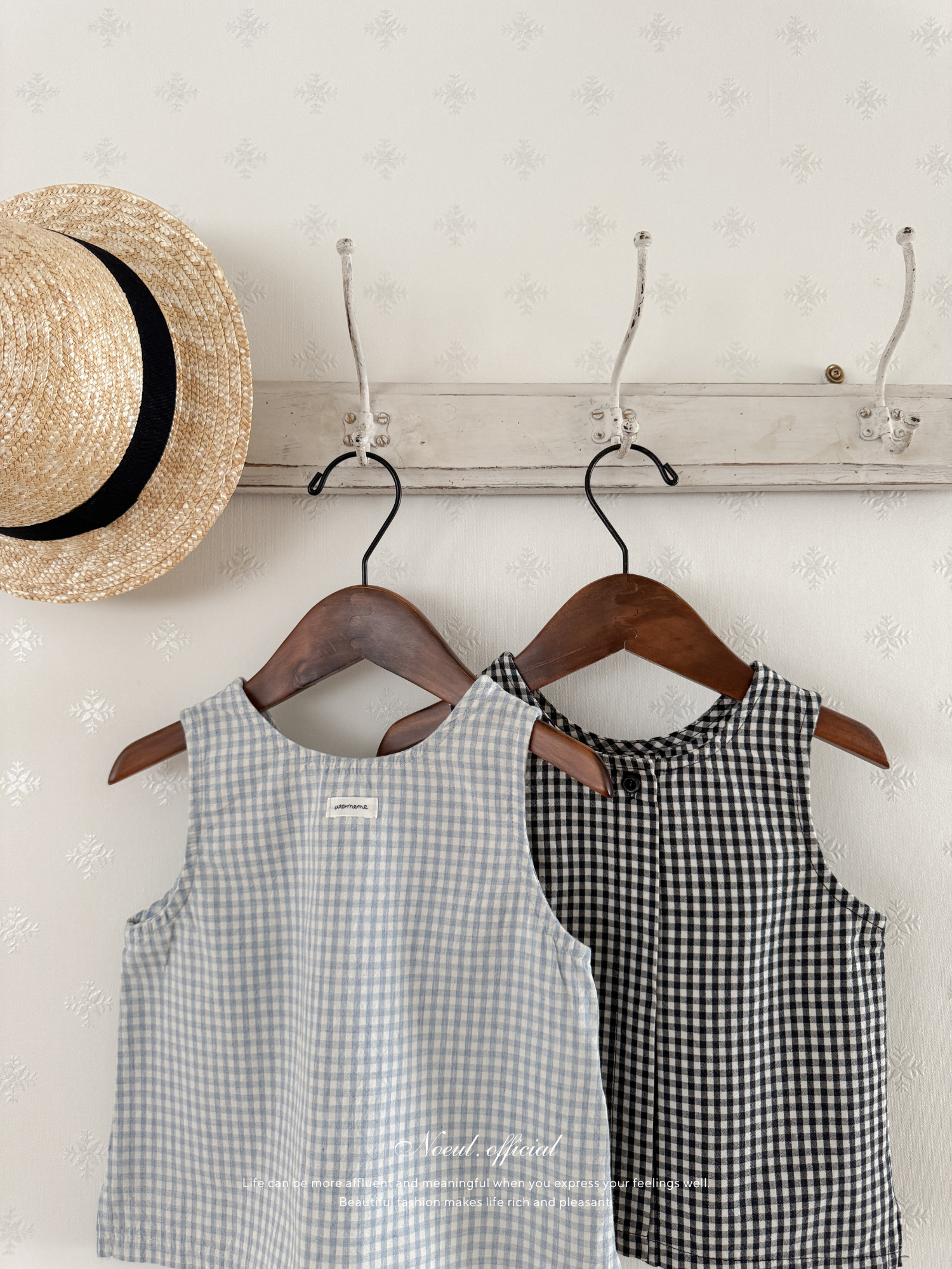 Muse check sleeveless blouse
