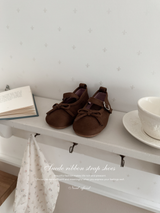 Suede ribbon strap shoes