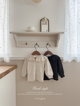 Dia flower frill collar tops