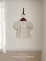 Roan lace collar blouse