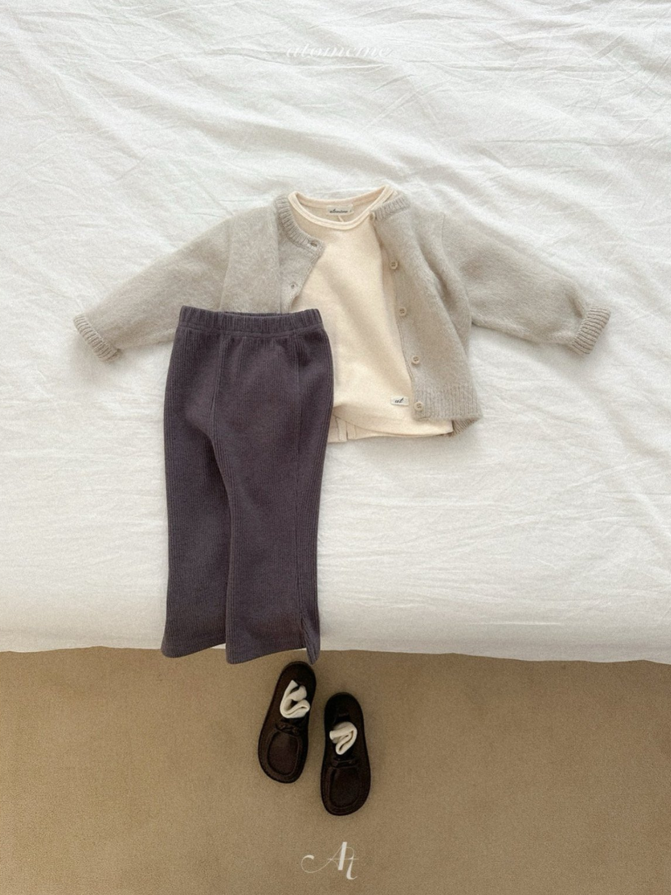 [atomeme] Miel Slit Tee