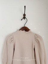 Mellow rib puff tops