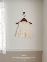 April frill blouse