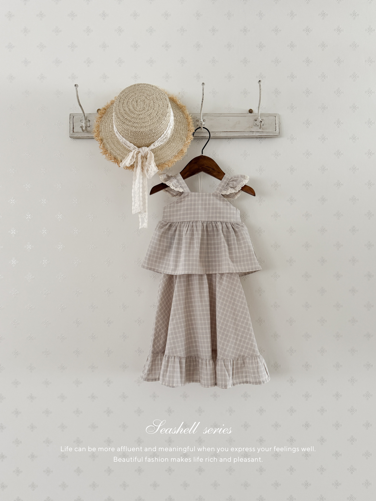 Seashell frill blouse
