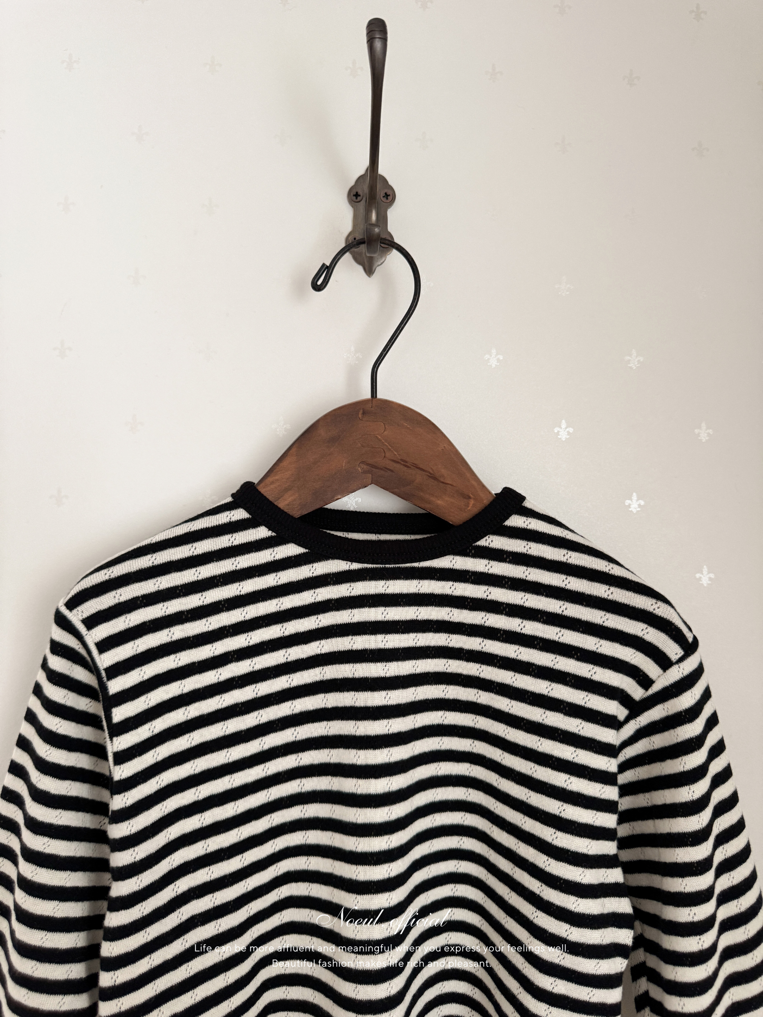 Moment stripe tee