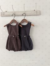 Kuku check suspender suit