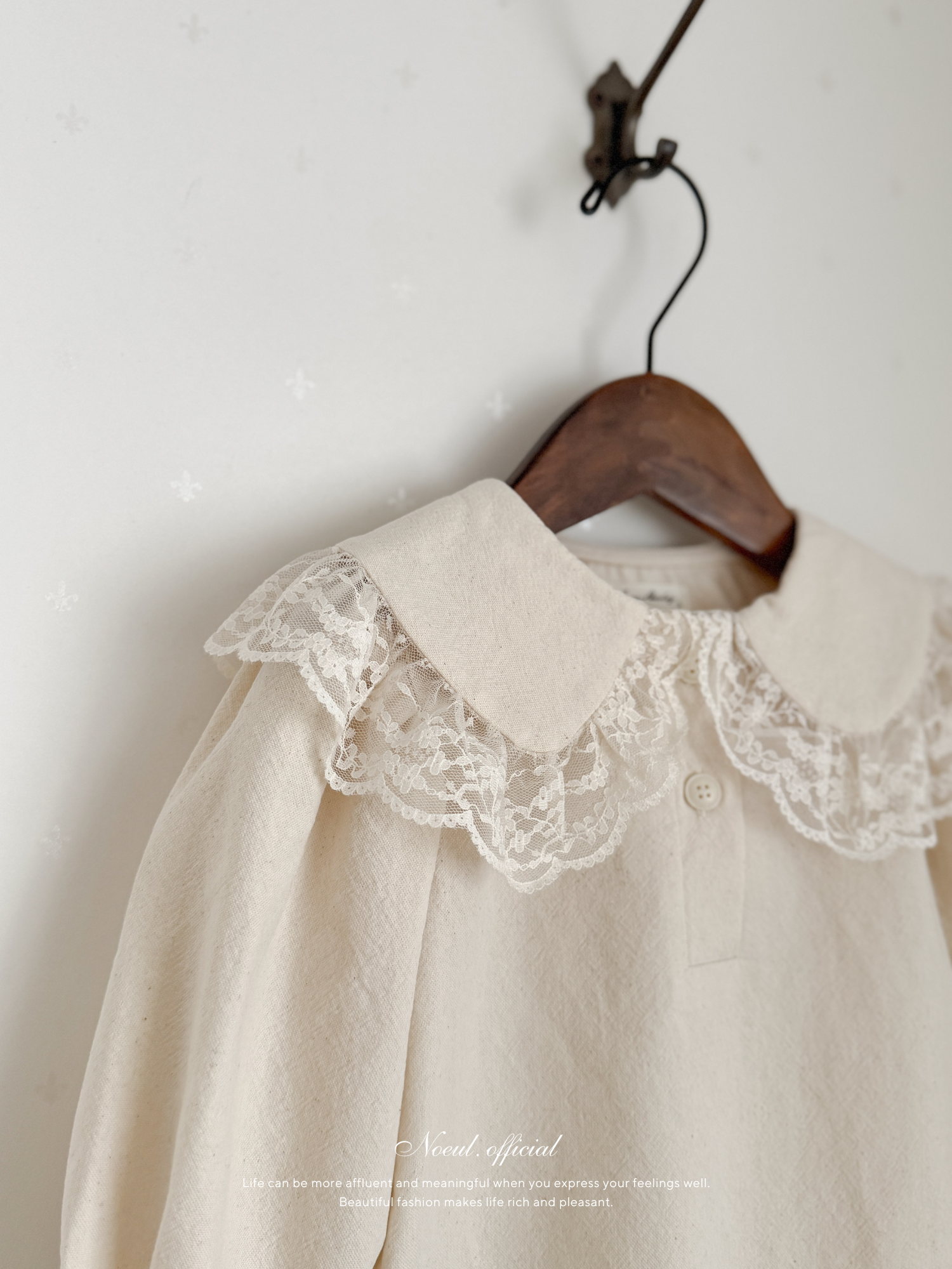Anne collar blouse (cream)