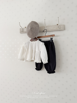 Shoulder frill blouse