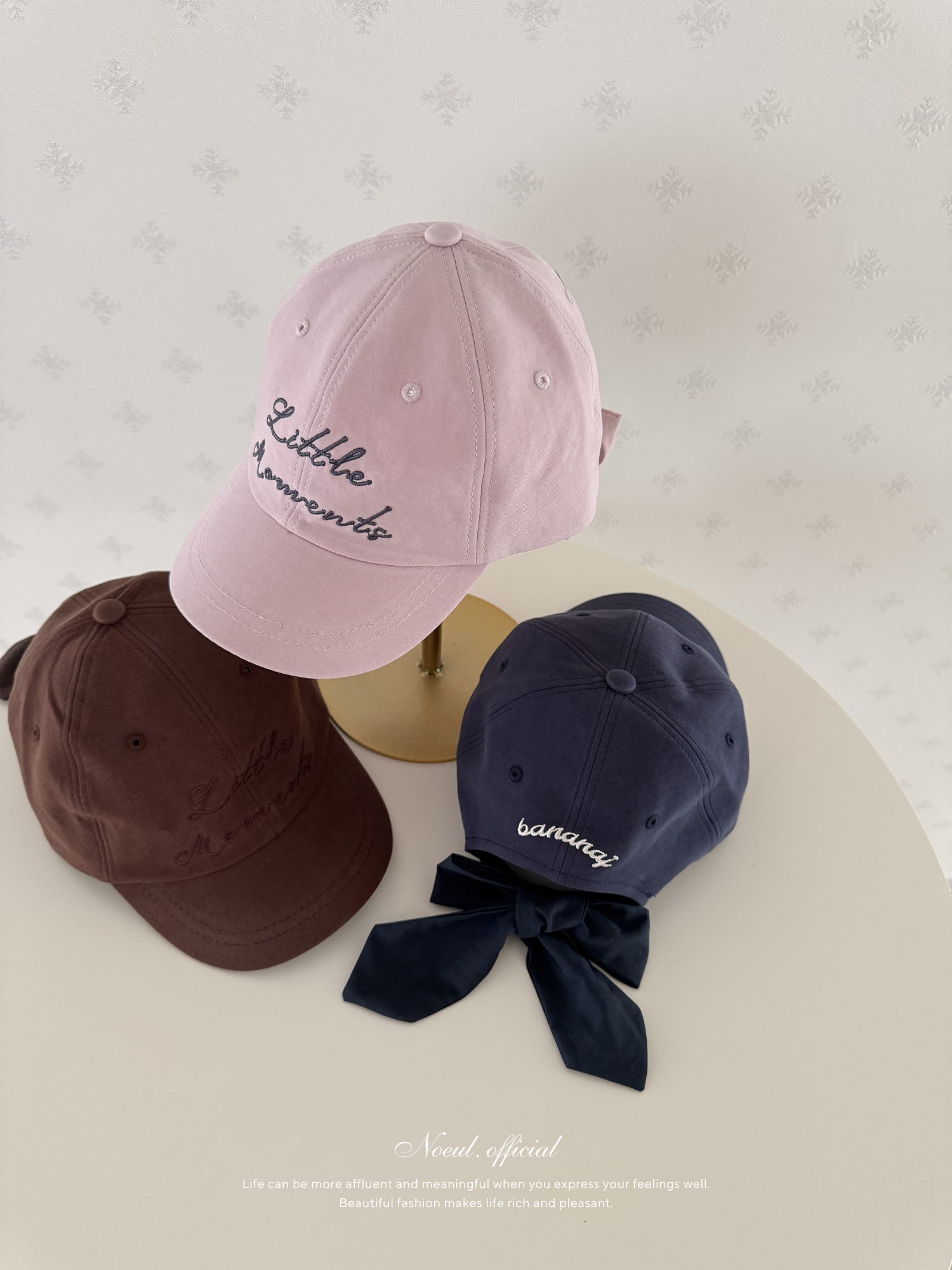 Little moment cap