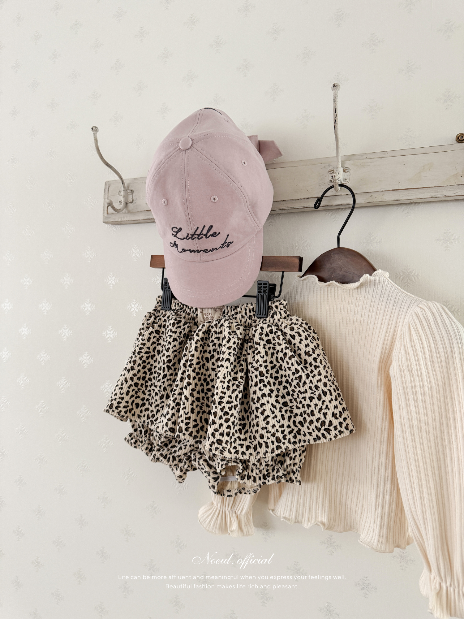 Little moment cap