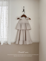 Seashell frill blouse