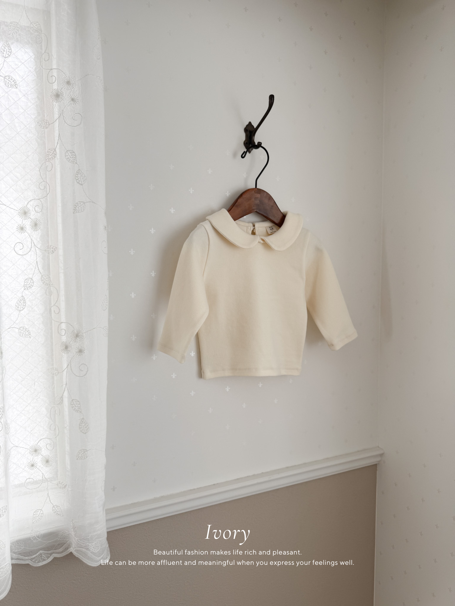 Round collar tops