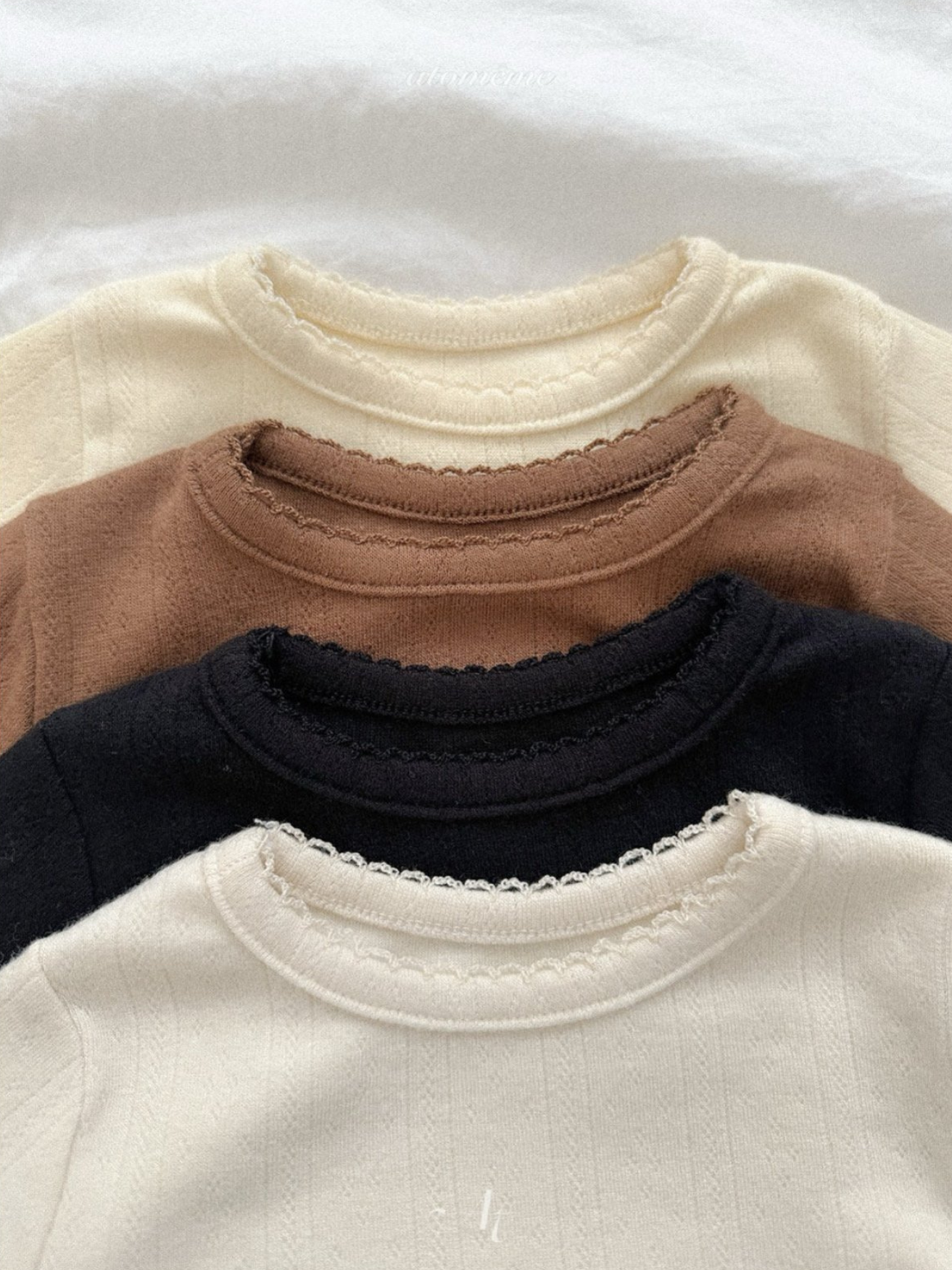 [atomeme] Eyelet Pin Stitch Tee