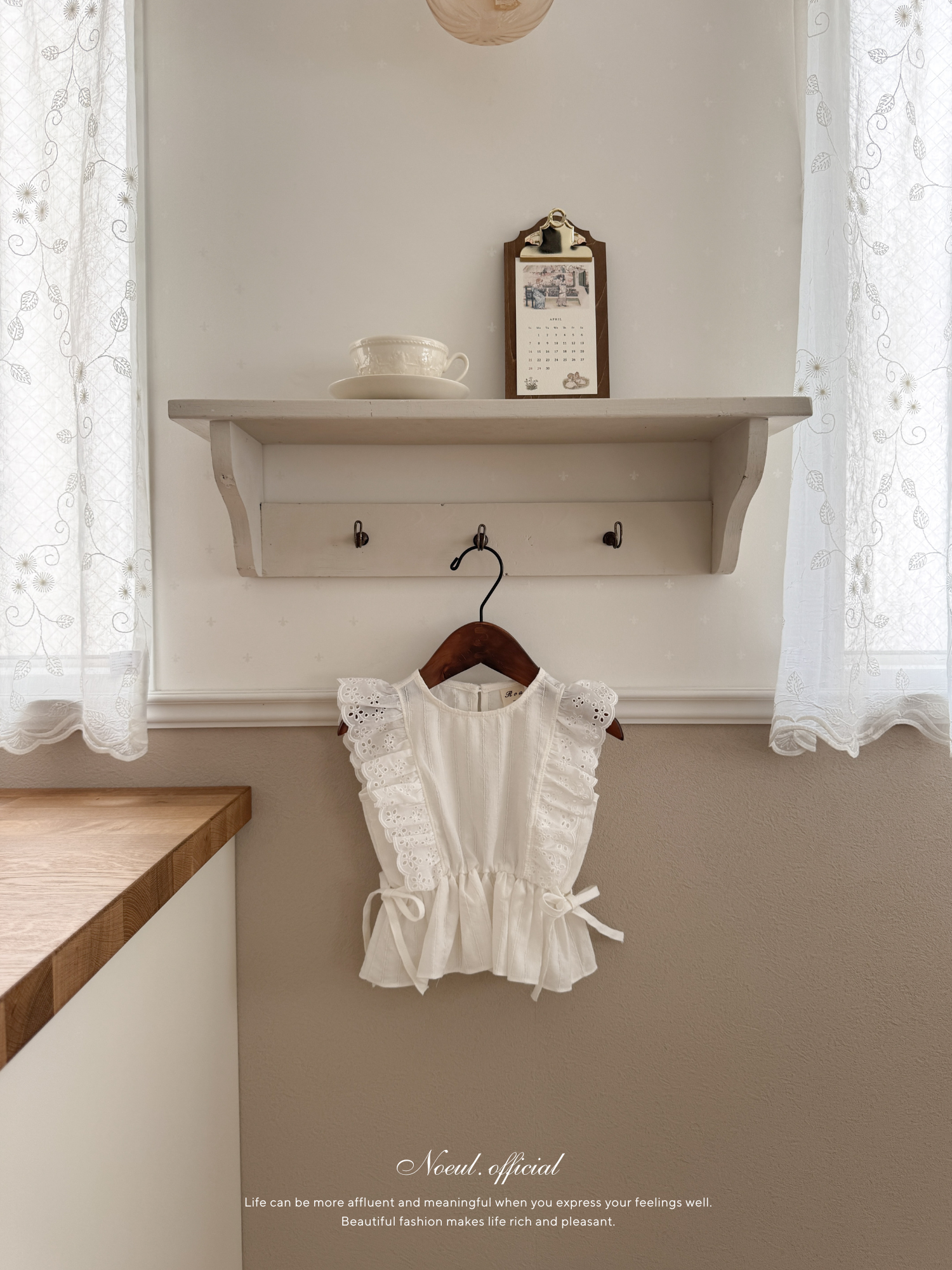 Shining wing blouse