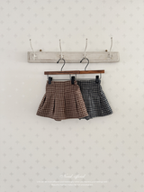 Small check skirt