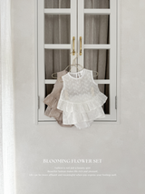 Blooming flower set
