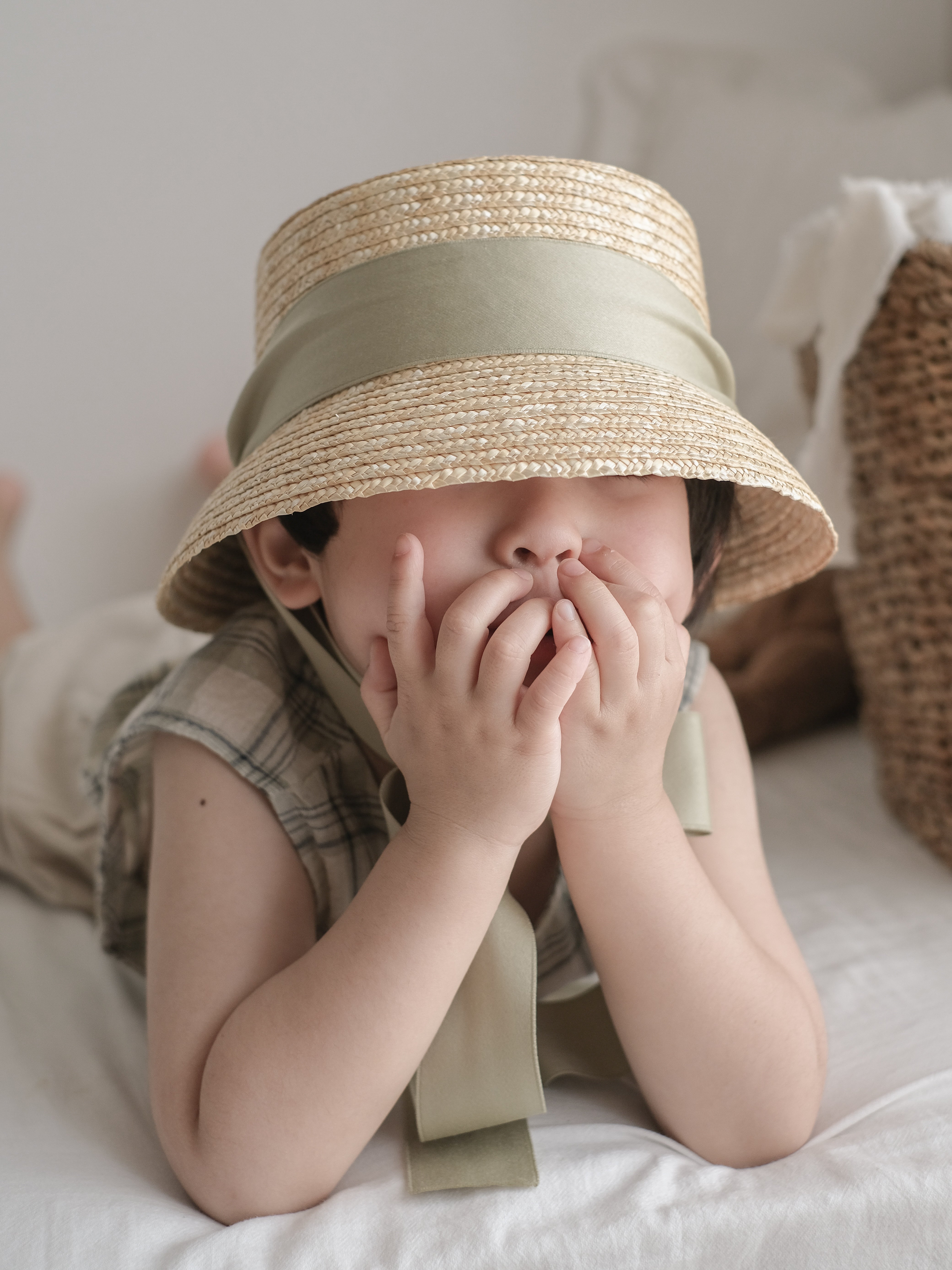 Color ribbon straw hat