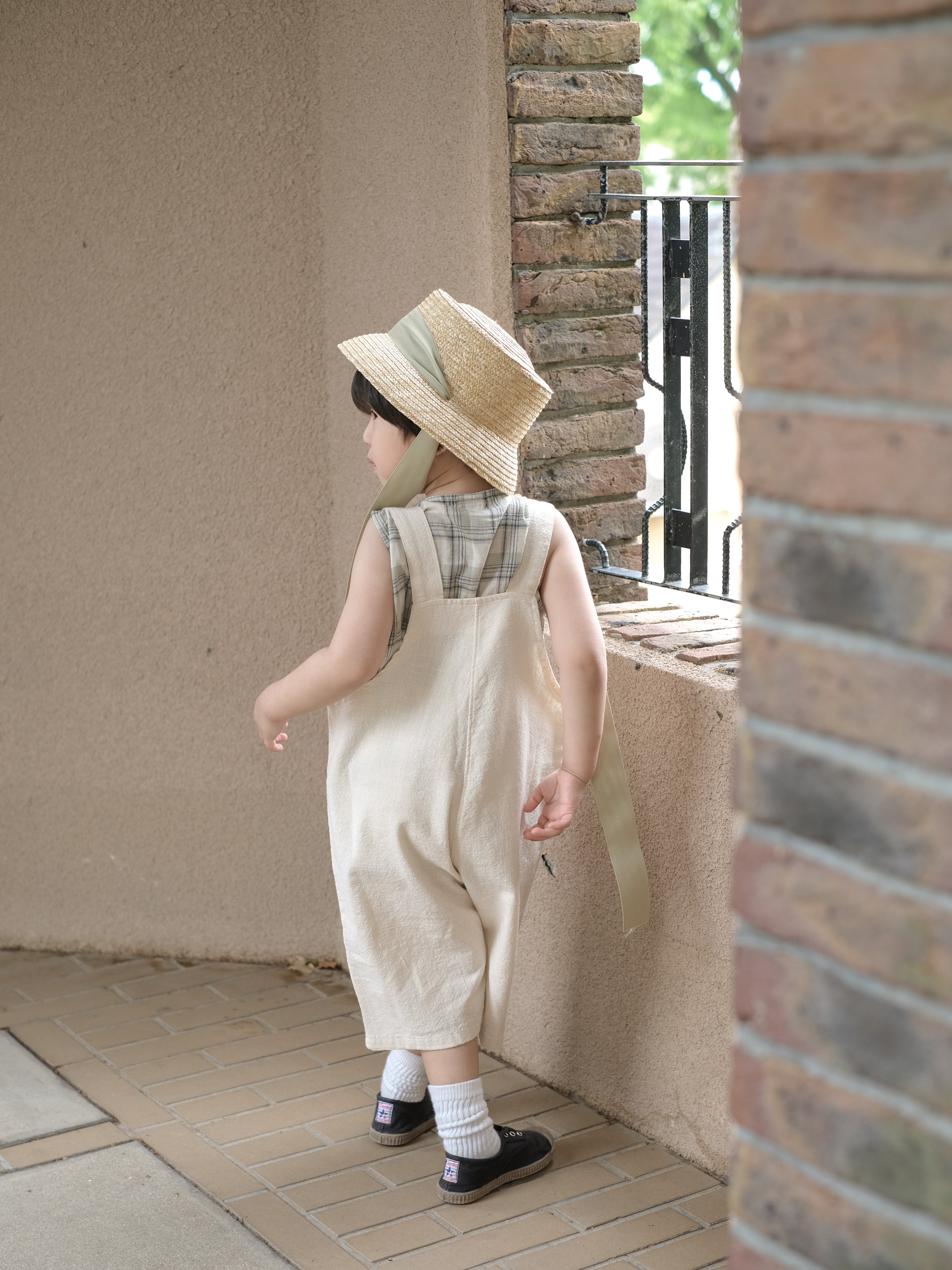 Color ribbon straw hat