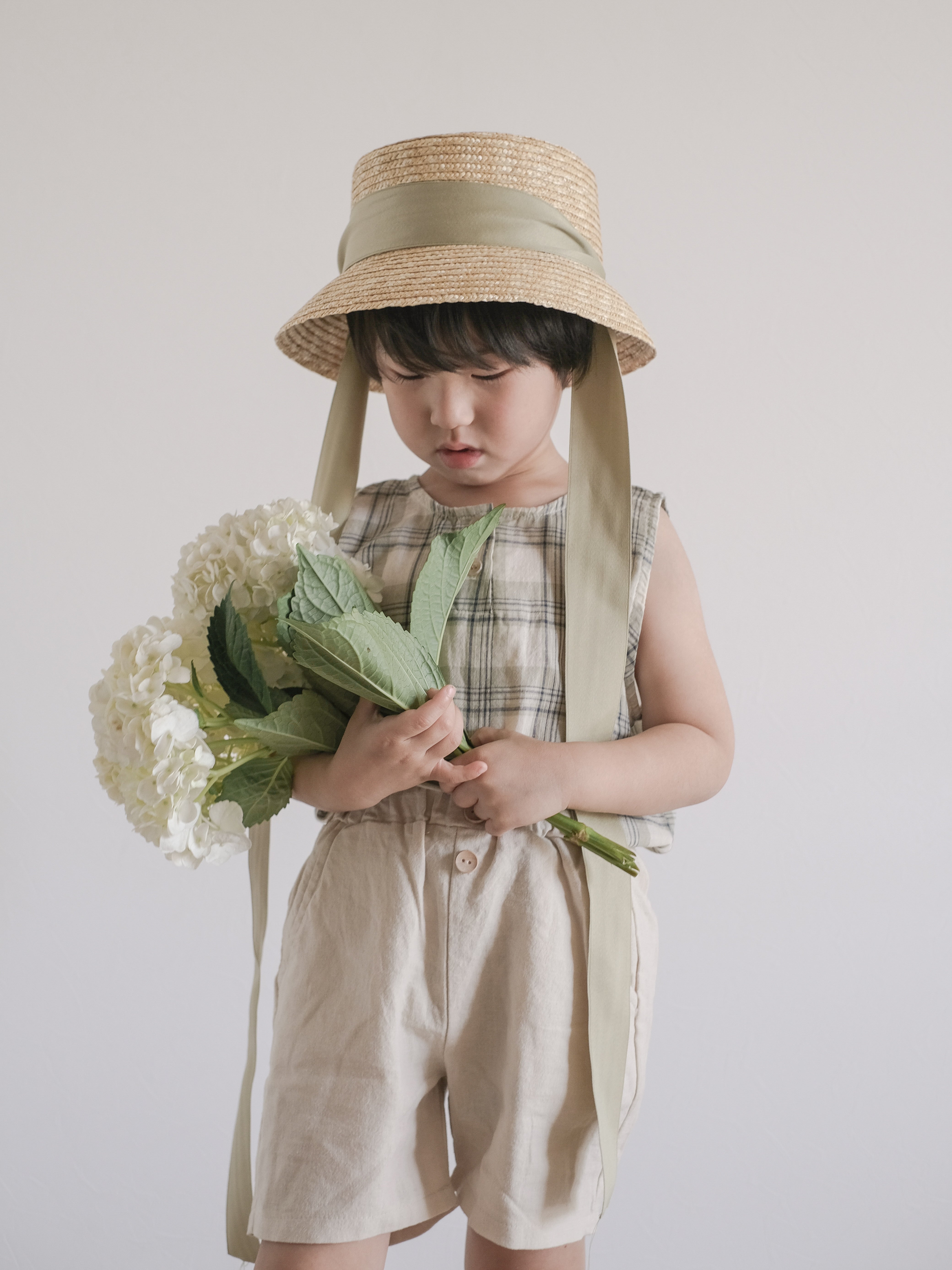 Color ribbon straw hat