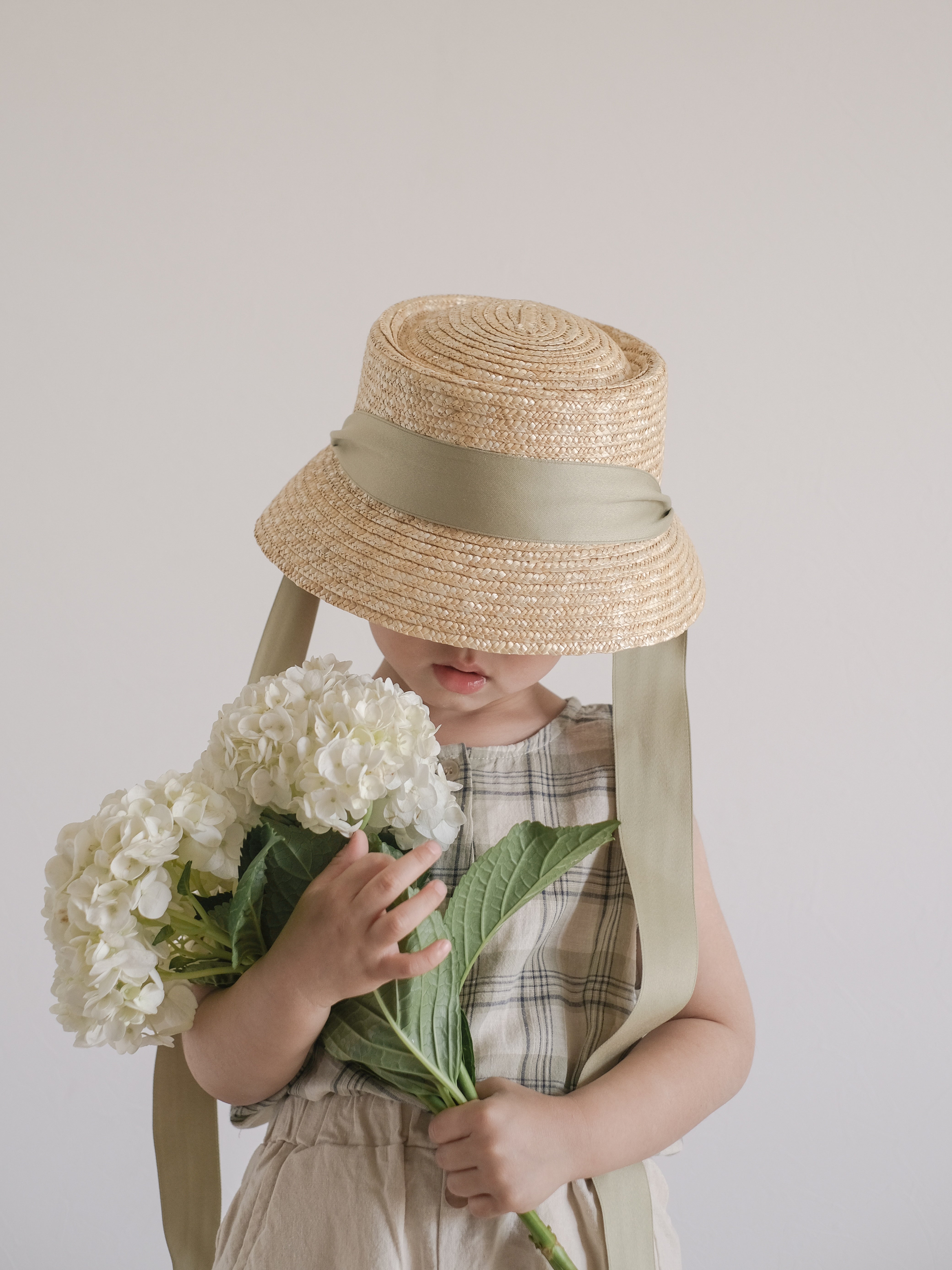 Color ribbon straw hat