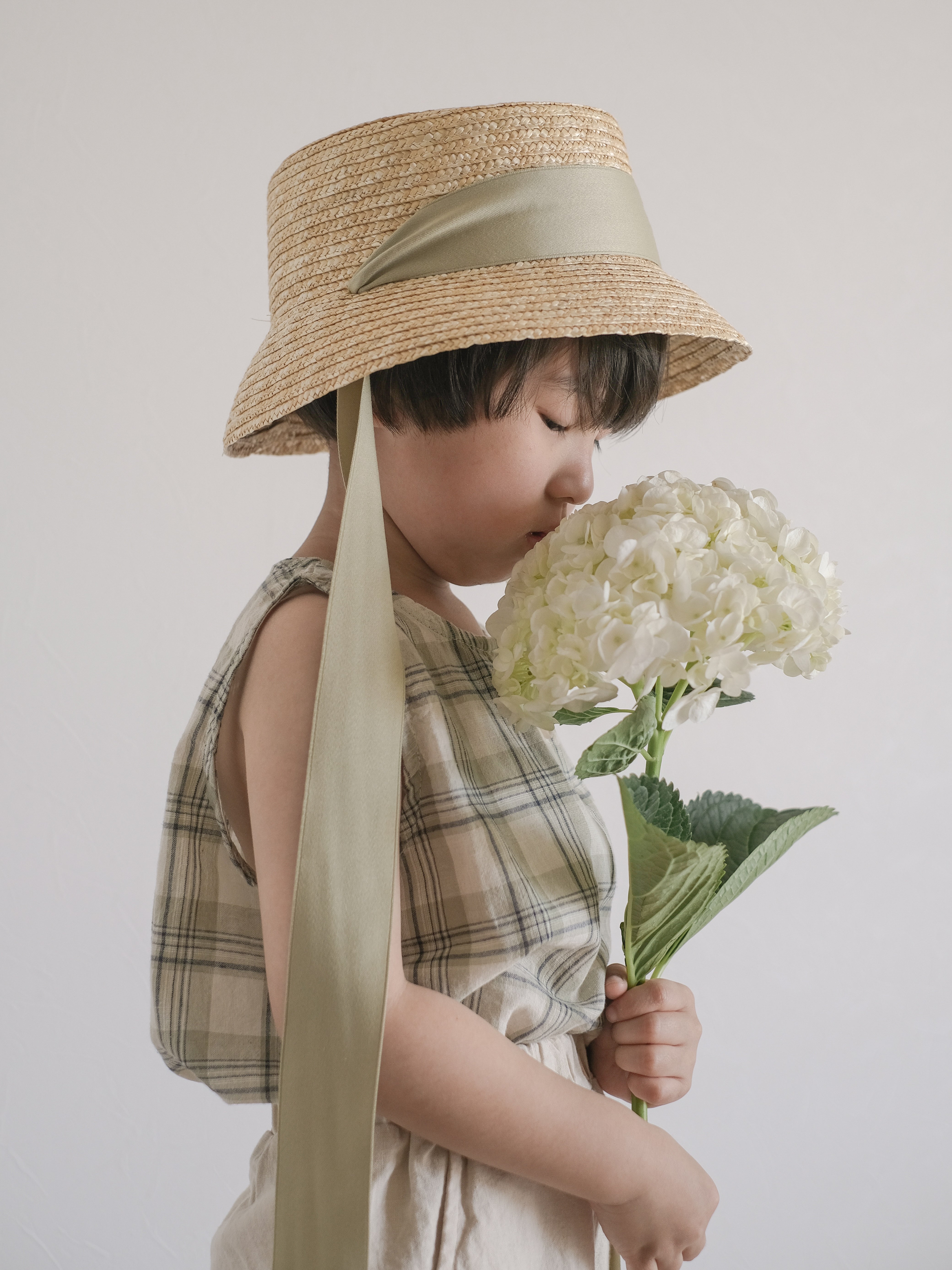 Color ribbon straw hat