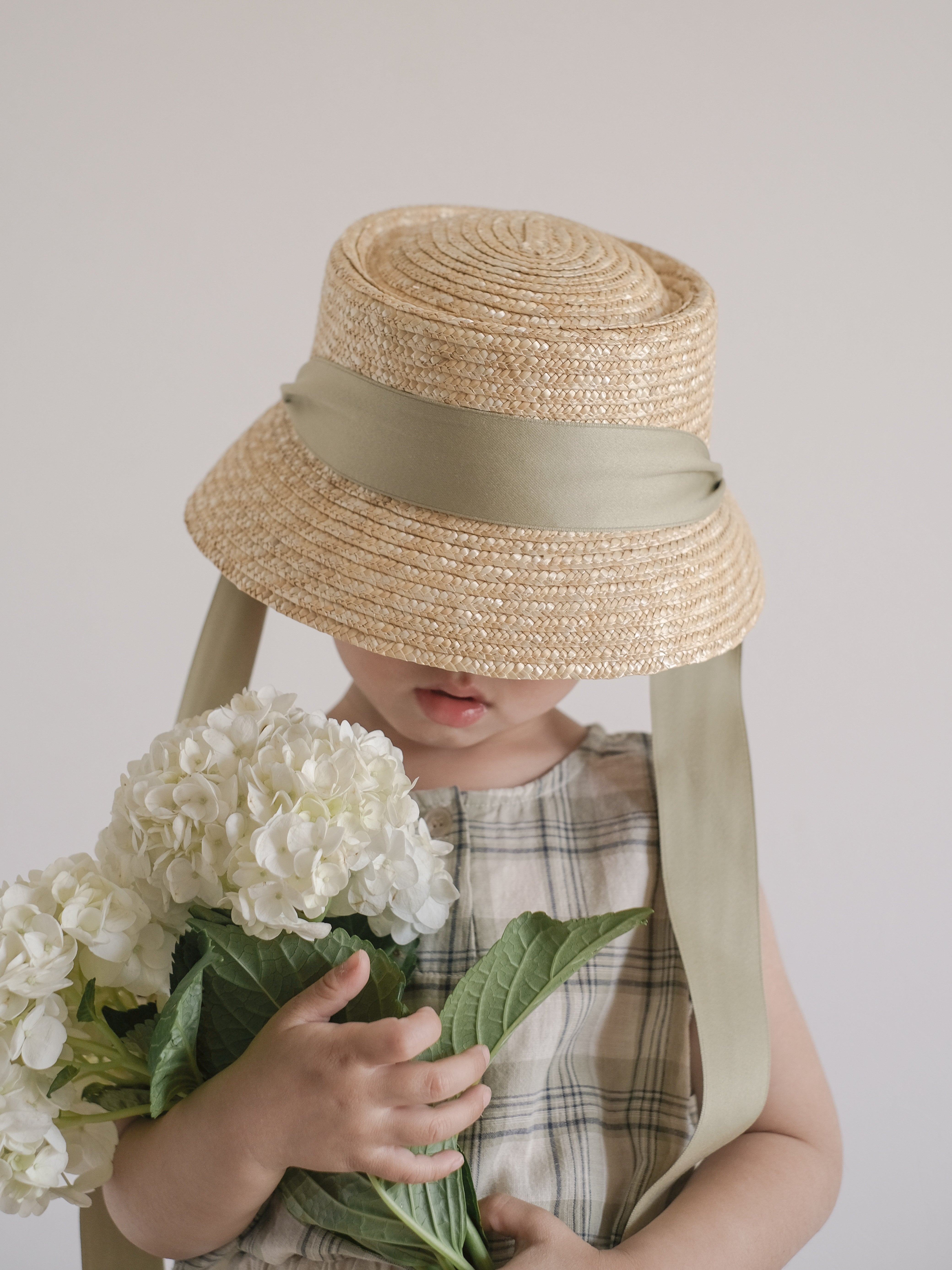 Color ribbon straw hat