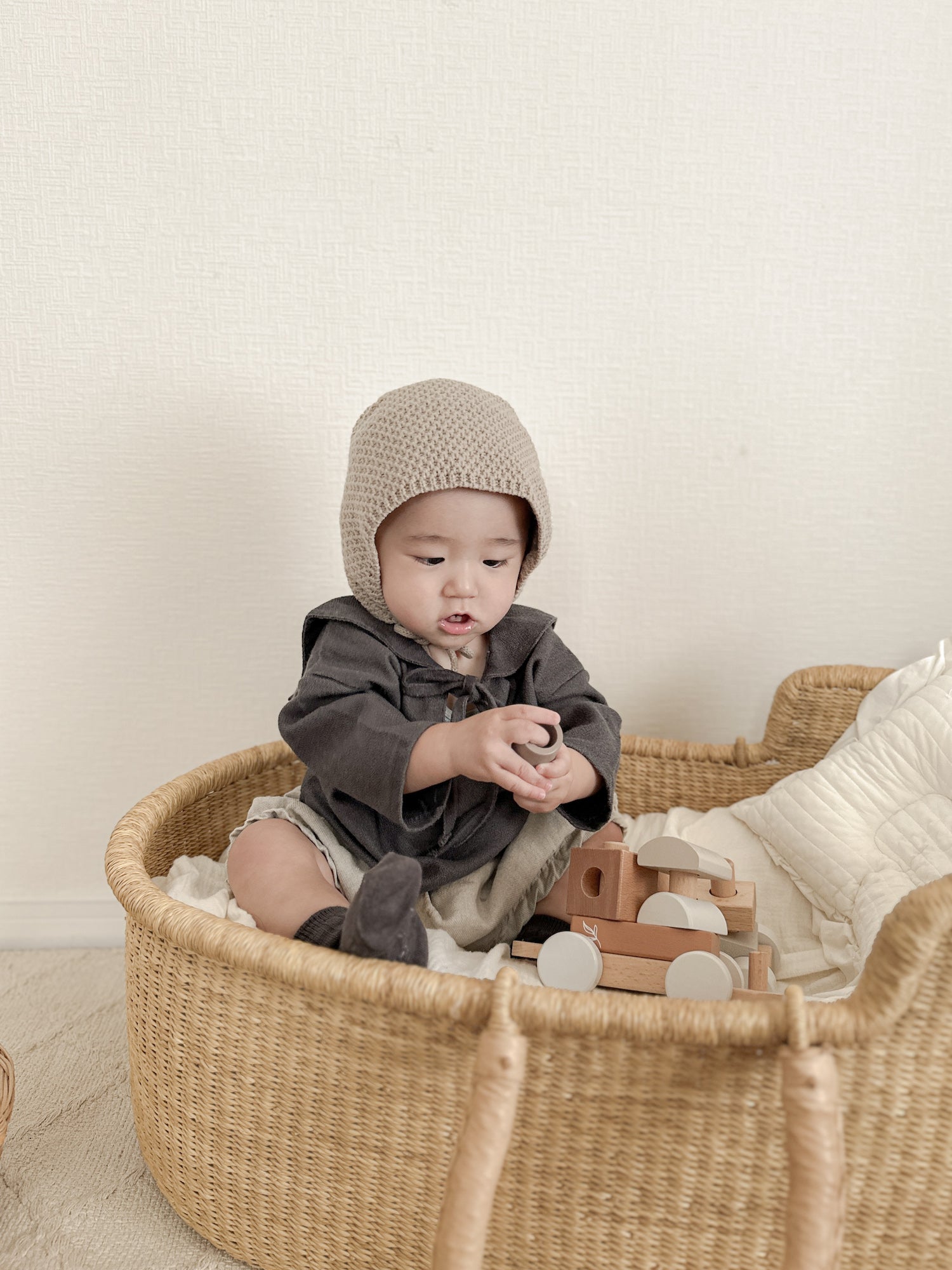 Ato knit bonnet