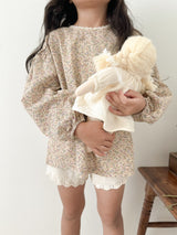 Flower lace blouse