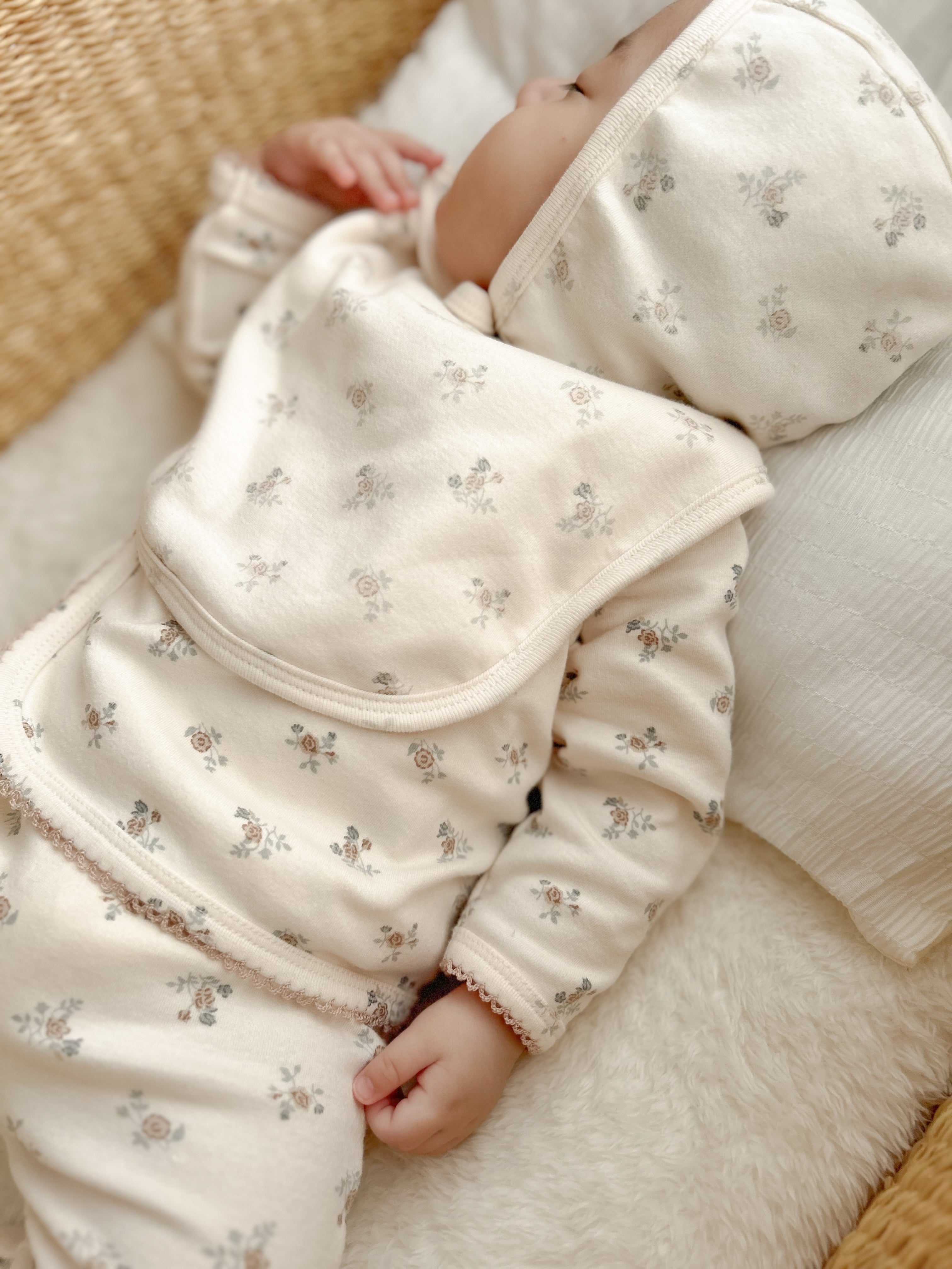 Chloe newborn set (4 piece set)