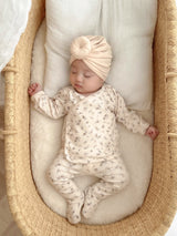 Katie flower newborn set up