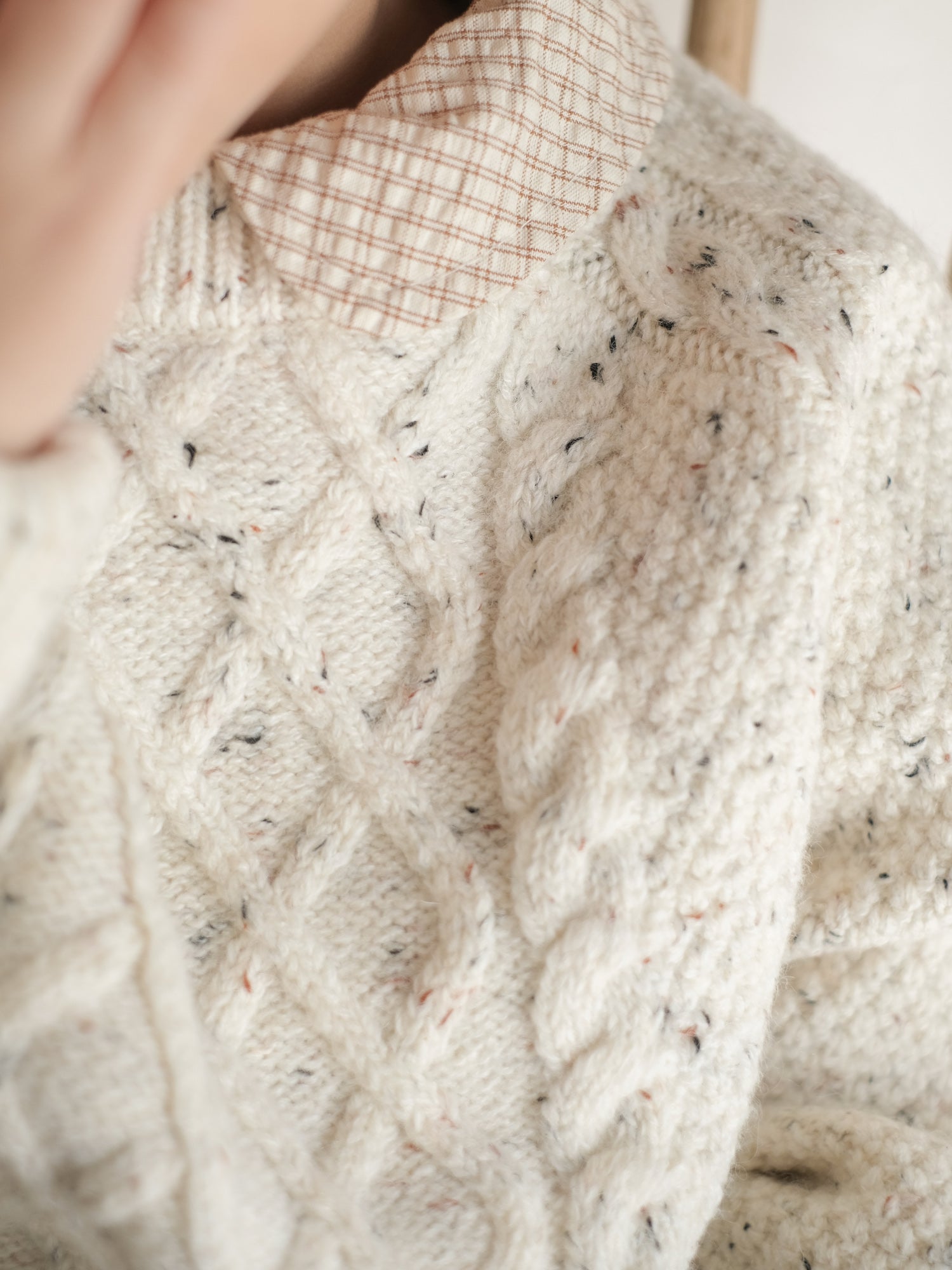 Mix cable knit pullover